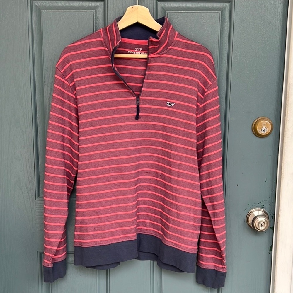 Vineyard Vines Men's Sweater in Red and Navy Stripes